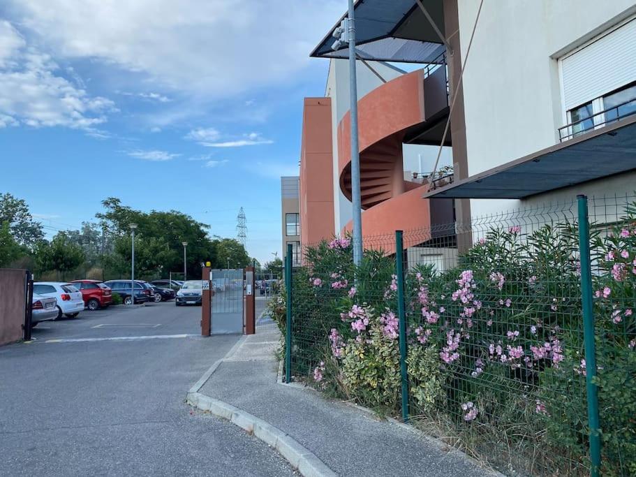 Charmant Studio De 23M2 Avignon Buitenkant foto