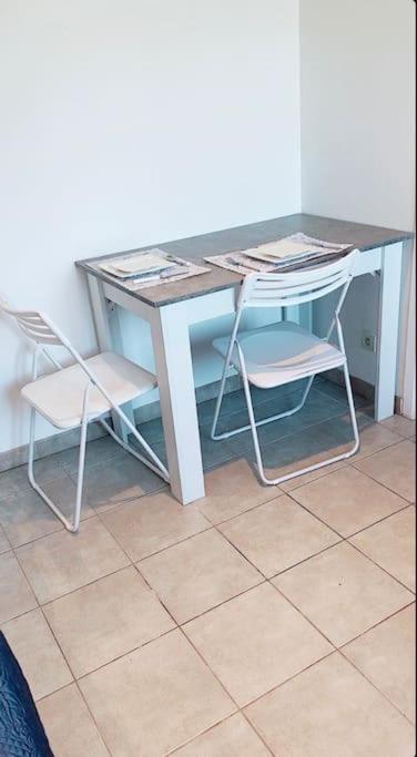 Charmant Studio De 23M2 Avignon Buitenkant foto